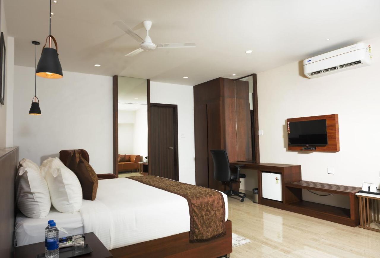 The Runway Hotel Kochi 外观 照片
