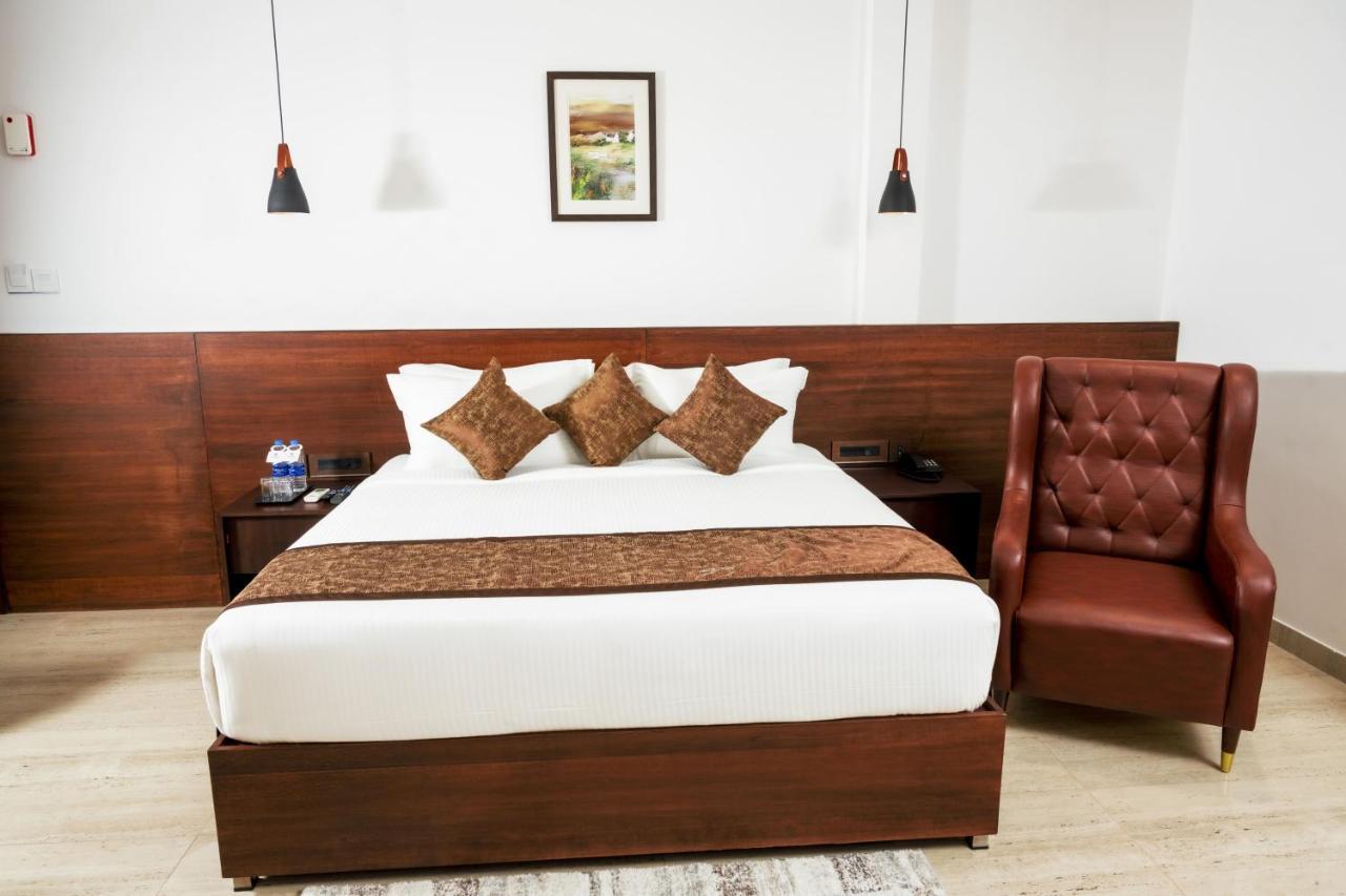 The Runway Hotel Kochi 外观 照片
