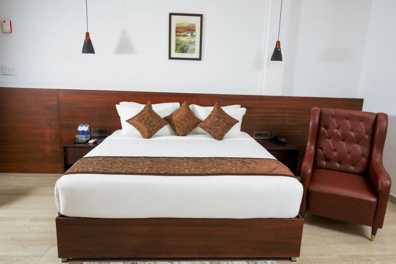 The Runway Hotel Kochi 外观 照片